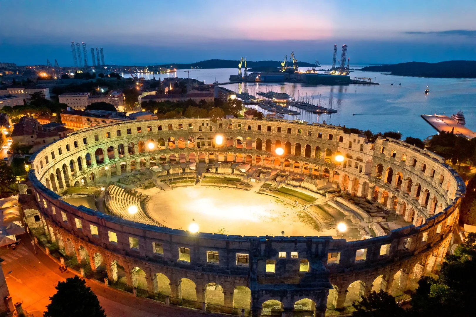 arena, pula