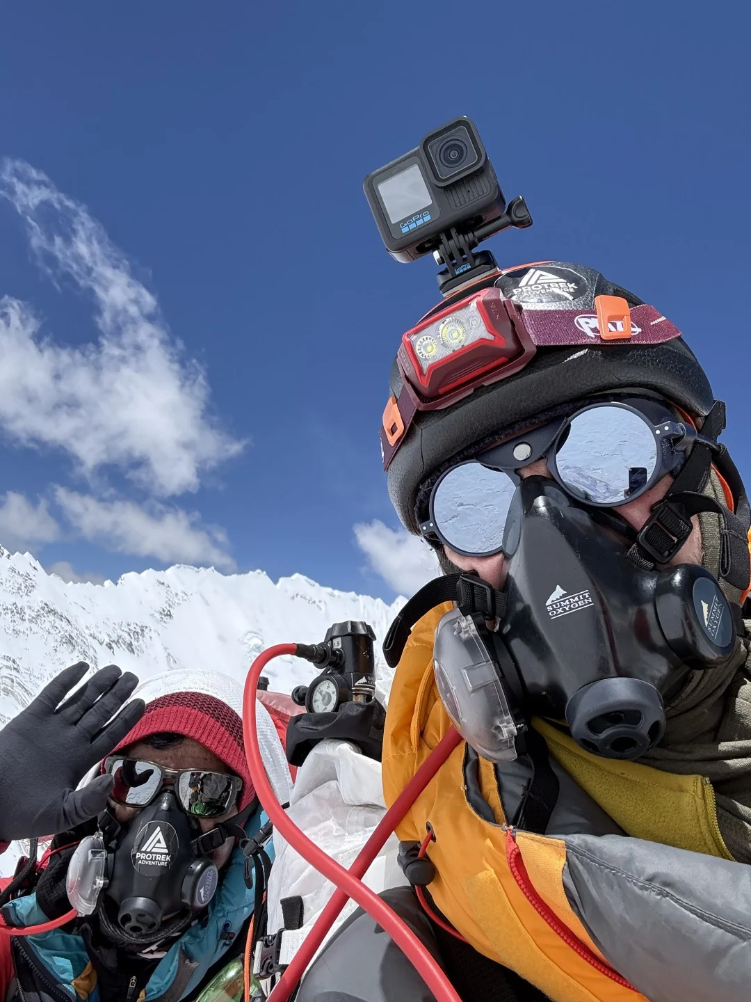 Penjači s maskama za dodatni kisik na Mount Everestu