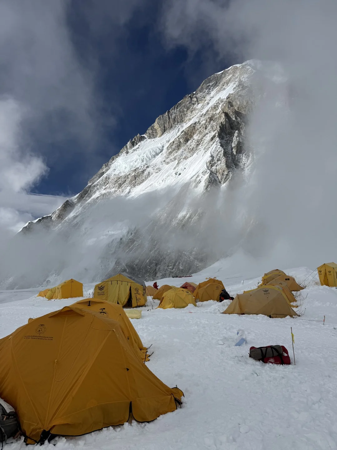 Oblaci u kampu 1, Mount Everest