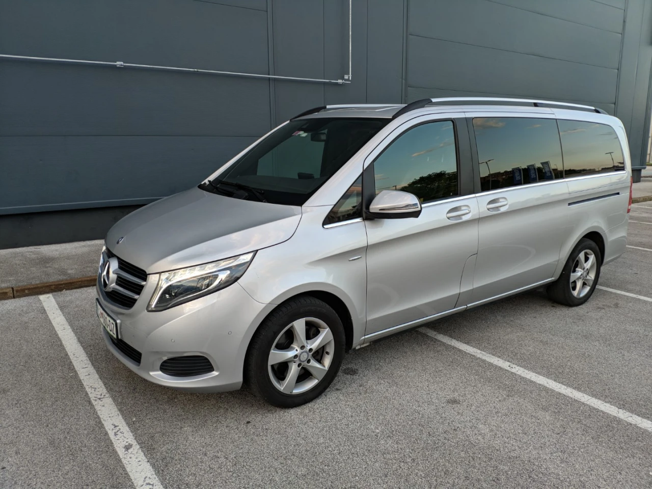 Najam kombija Nomago 