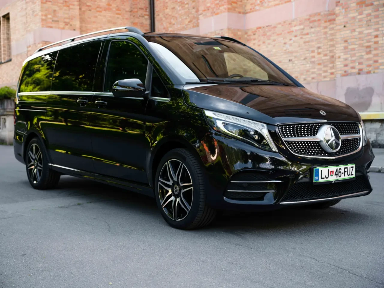 Najam kombija Nomago 