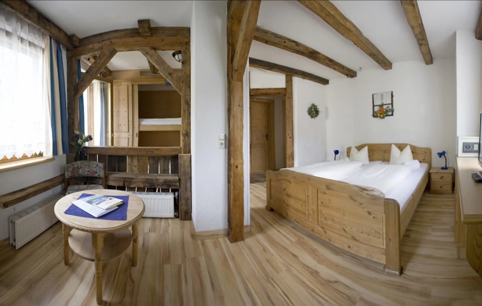 hotel-hohe-tauren-trokrevetna-soba-spavaca.webp