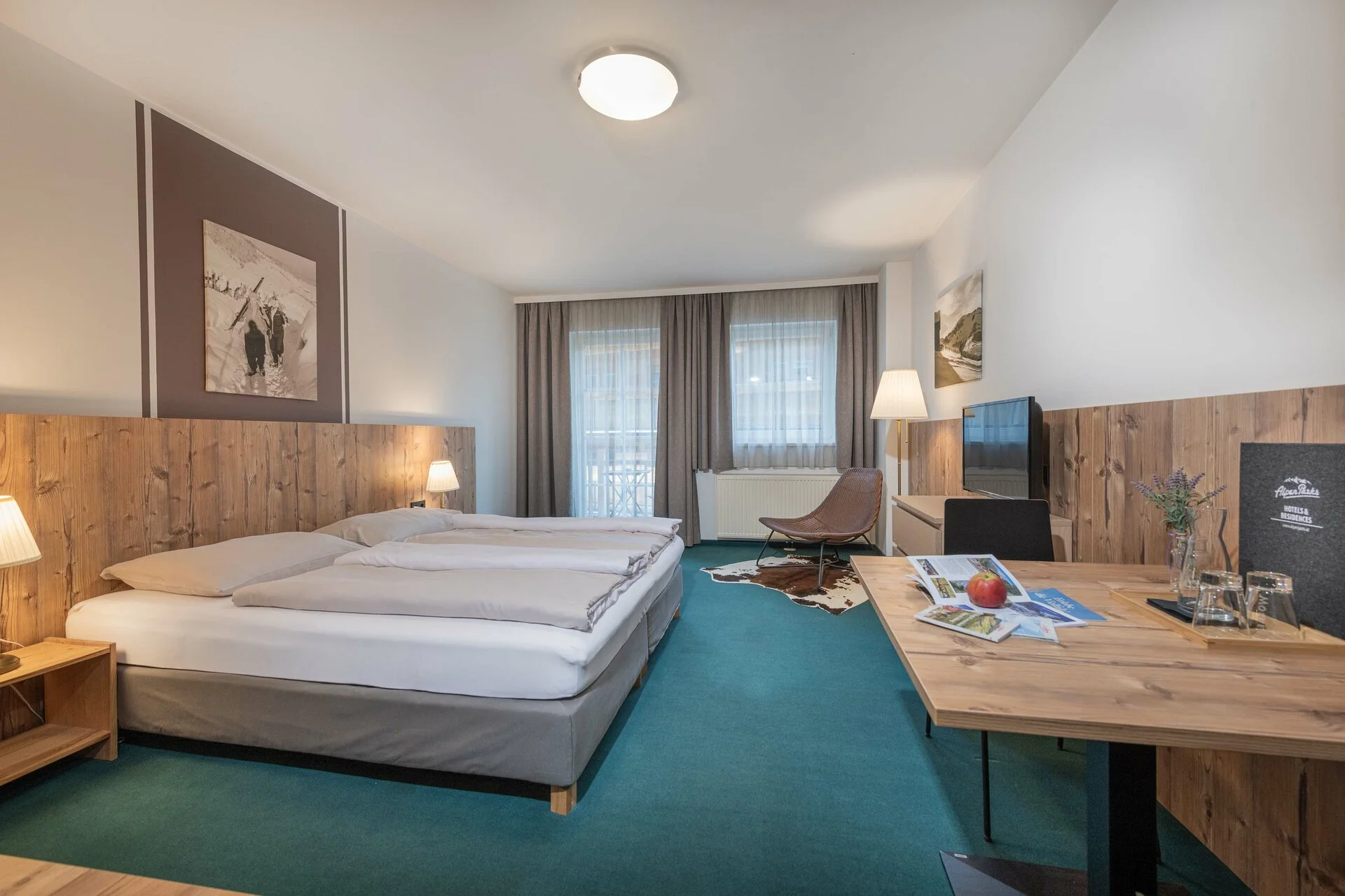 matrei-skiopening-hotel-alpenparks-montana-soba-standard-spavaca-2.webp