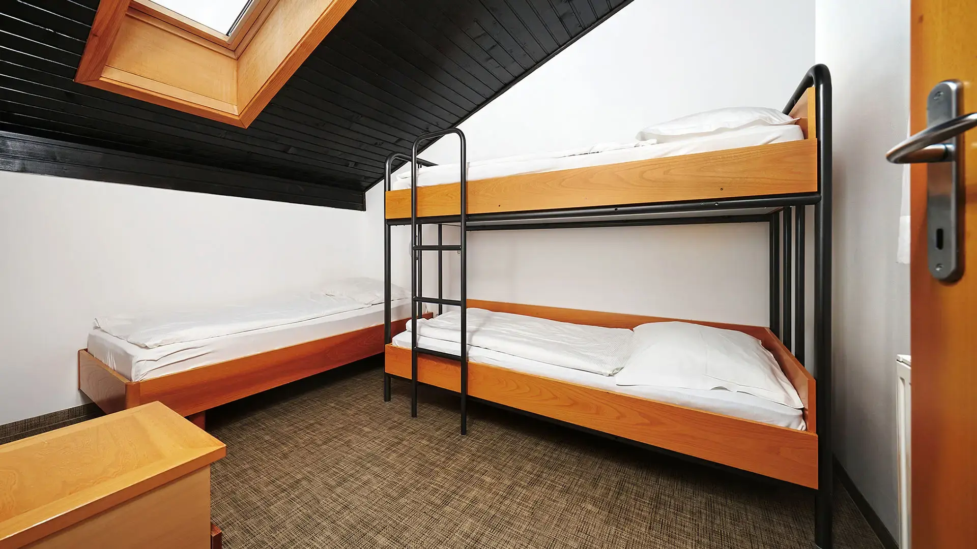 ski-opening-hotel-brinje-soba-2.webp